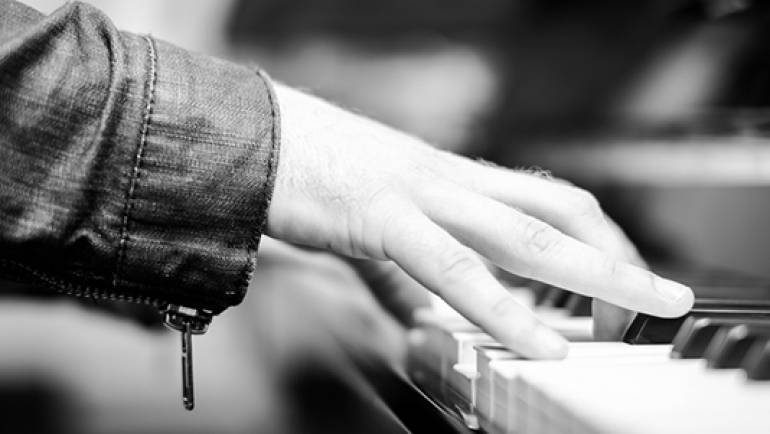 8 Unexpected Benefits of Playing the Piano