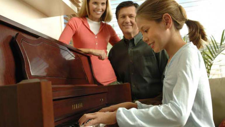 Top 10 Ways Playing Piano Makes You Healthier & Smarter